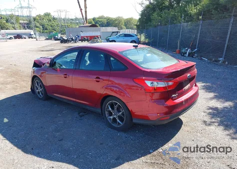 2013 Ford Focus Se z USA, uszkodzony, nr VIN 1FADP3F21DL380855